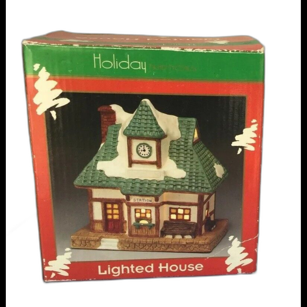 Holiday House Christmas Decoration Lighted House Collectible Christmas Vintage